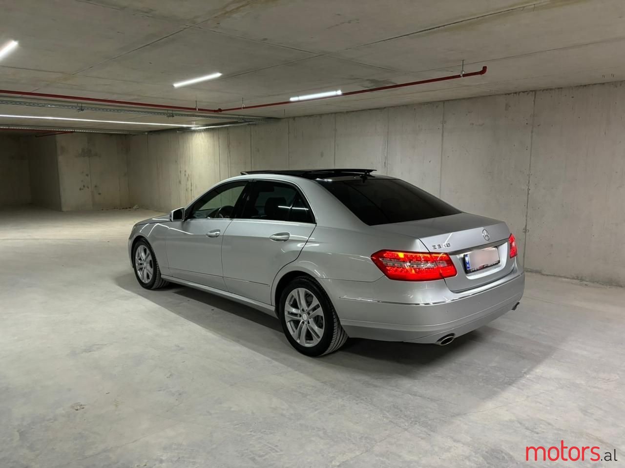 2010' Mercedes-Benz E 300 photo #5