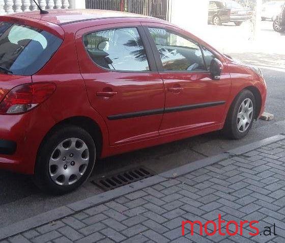 2010' Peugeot 207 photo #2