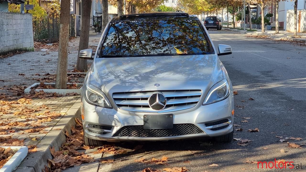 2013' Mercedes-Benz B 250 photo #1