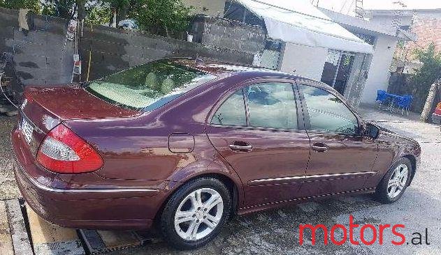 2007' Mercedes-Benz E-Class photo #2