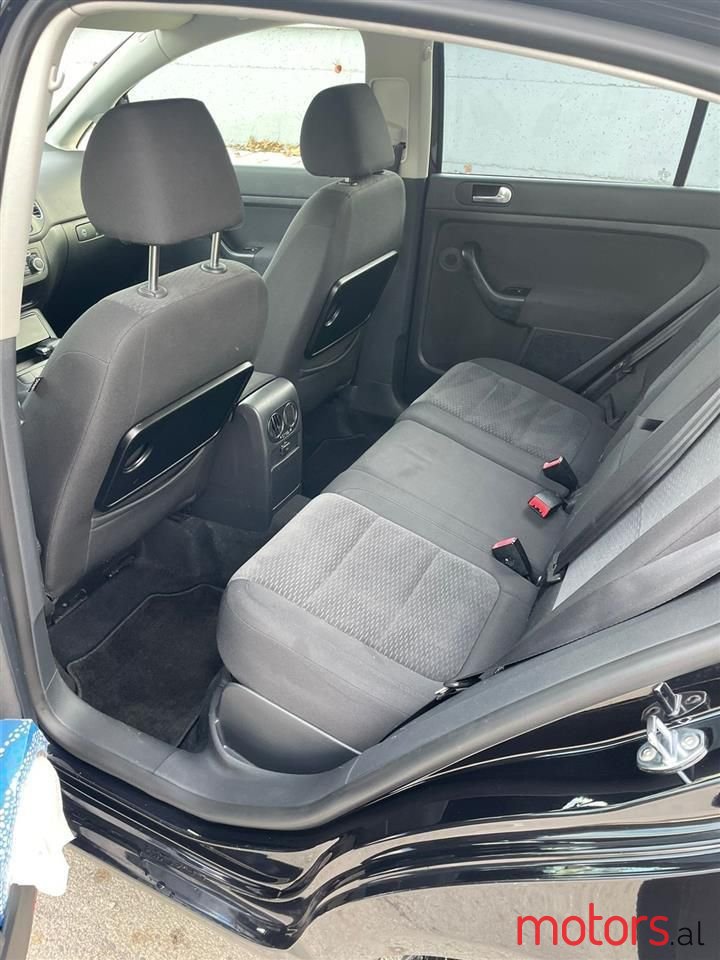 2009' Volkswagen Golf Plus photo #4