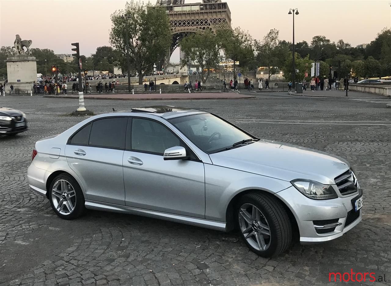 2014' Mercedes-Benz 220 photo #1