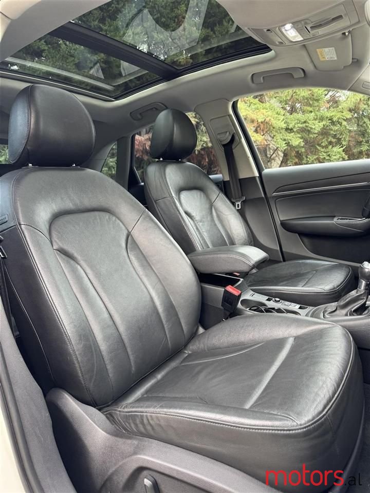 2012' Audi Q3 photo #2