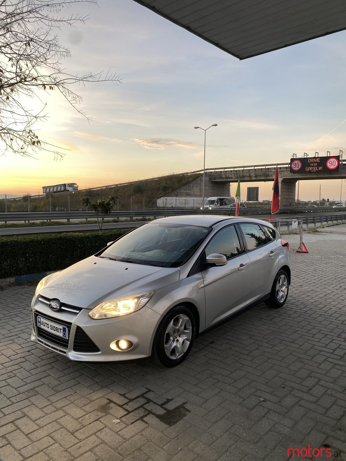 2012' Ford Focus photo #2