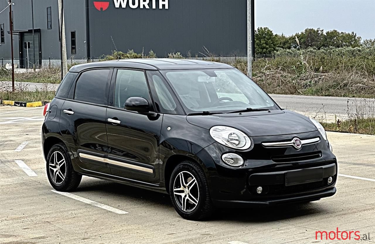 2013' Fiat 500L photo #3