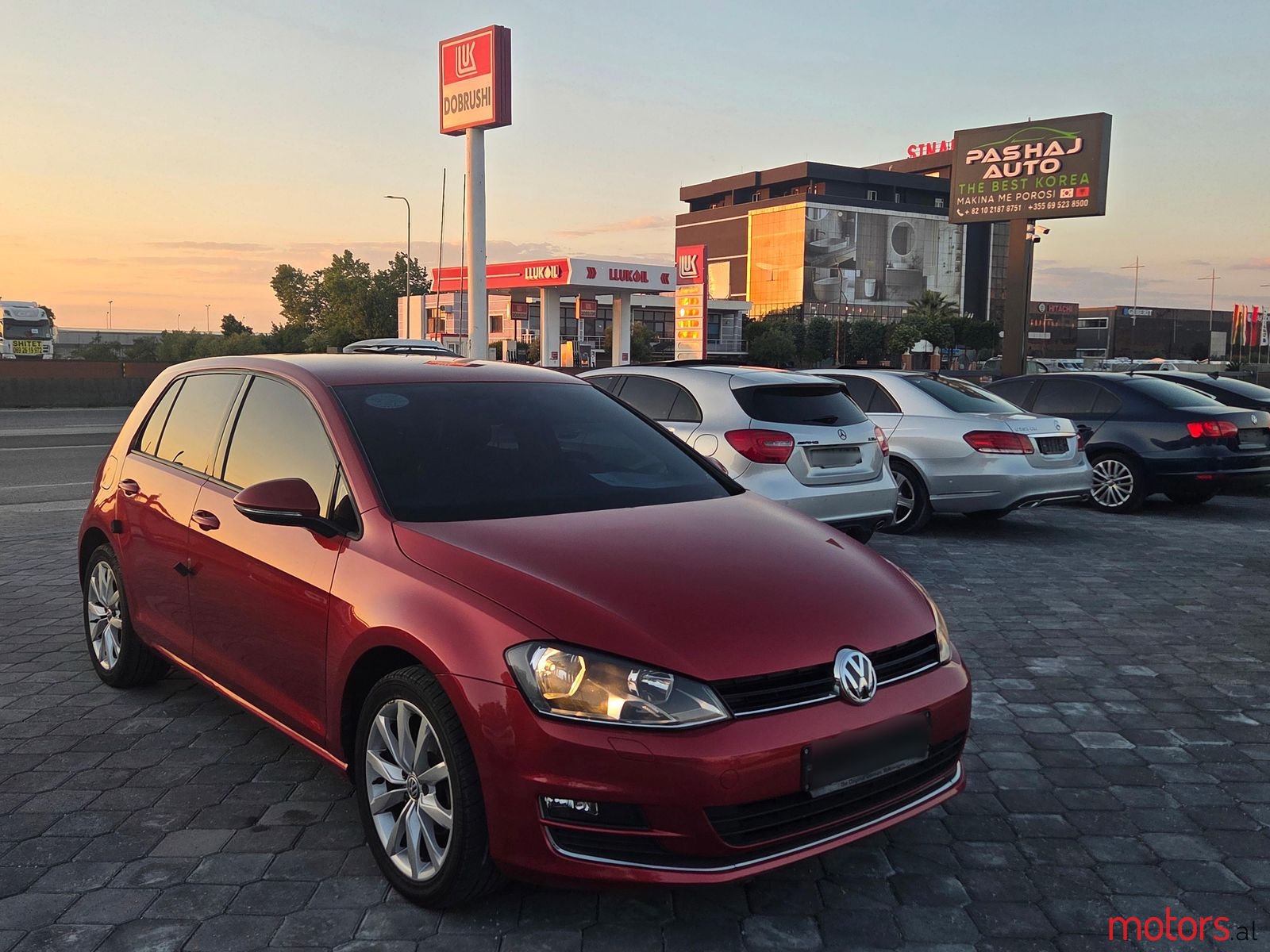 2015' Volkswagen Golf photo #1