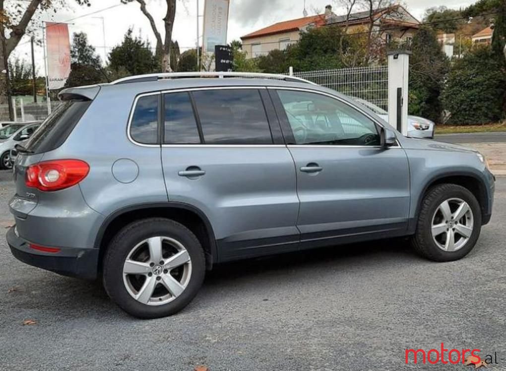 2010' Volkswagen Tiguan photo #4