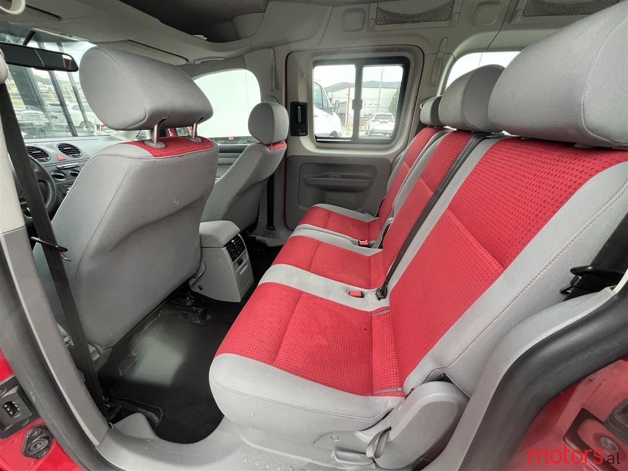 2009' Volkswagen Caddy photo #2