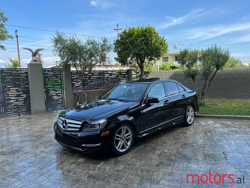 2012' Mercedes-Benz C 300 photo #4