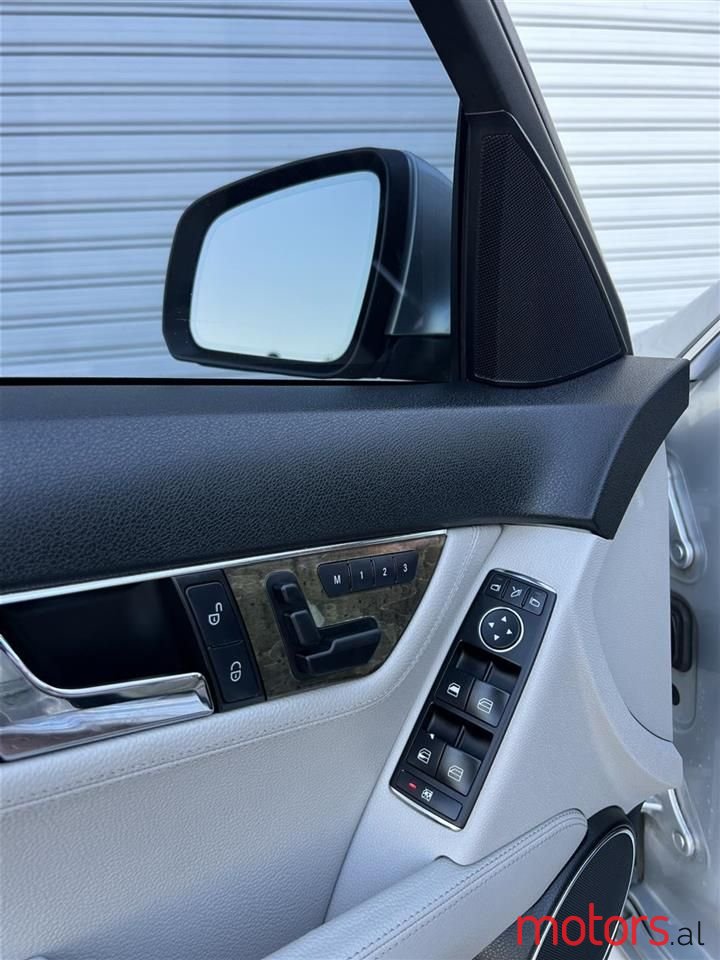 2010' Mercedes-Benz C 200 photo #2