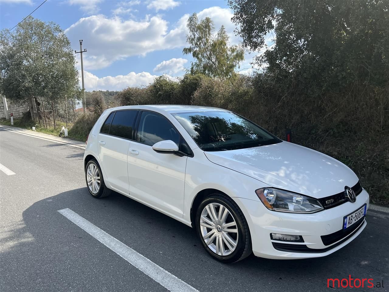 2015' Volkswagen Golf photo #5