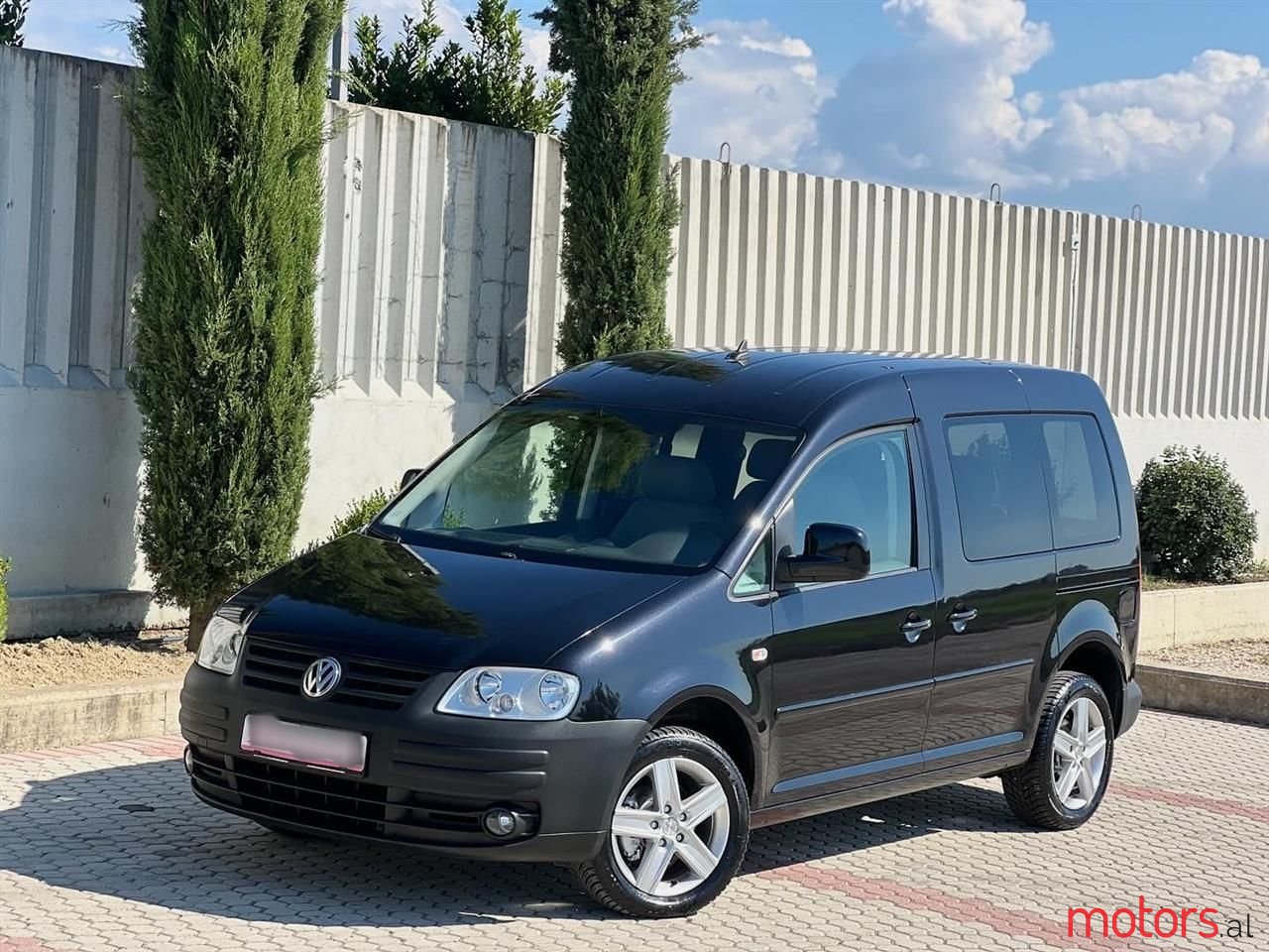 2009' Volkswagen Caddy photo #1