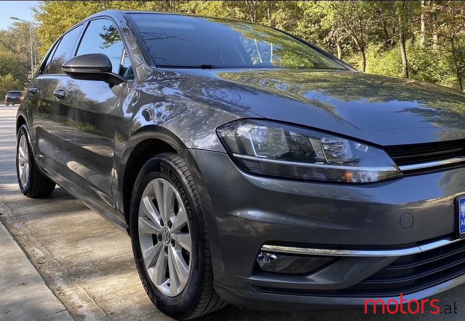 2017' Volkswagen Golf photo #6