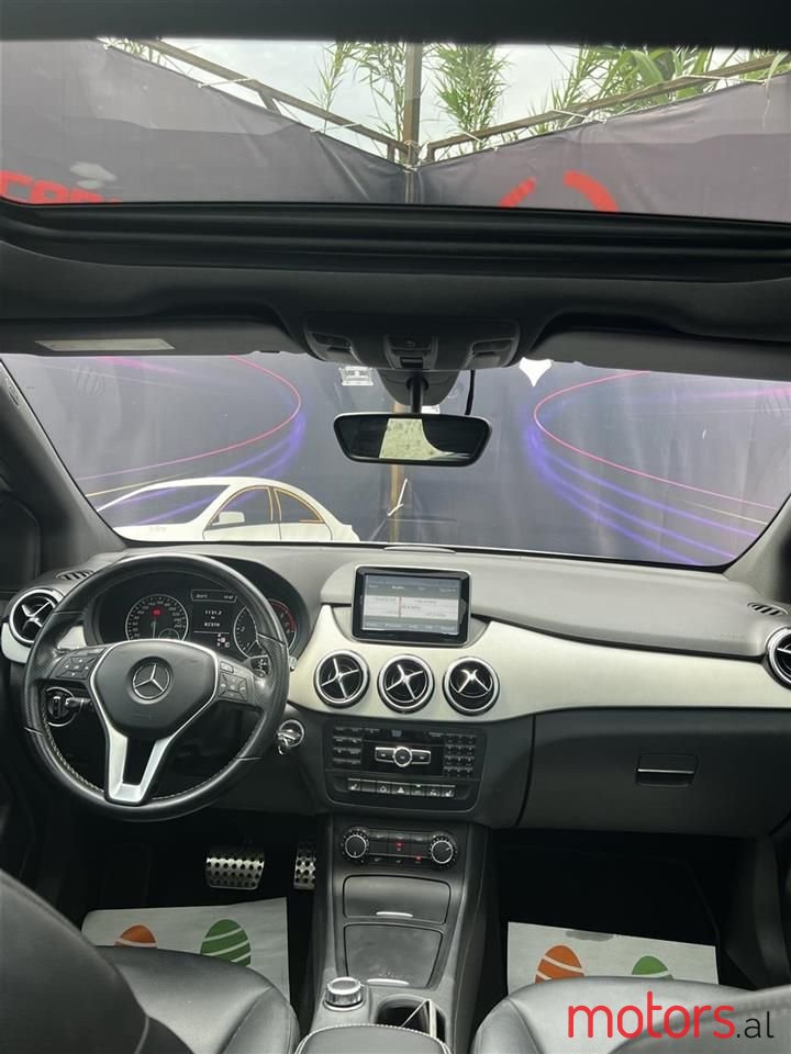 2013' Mercedes-Benz B 200 photo #2