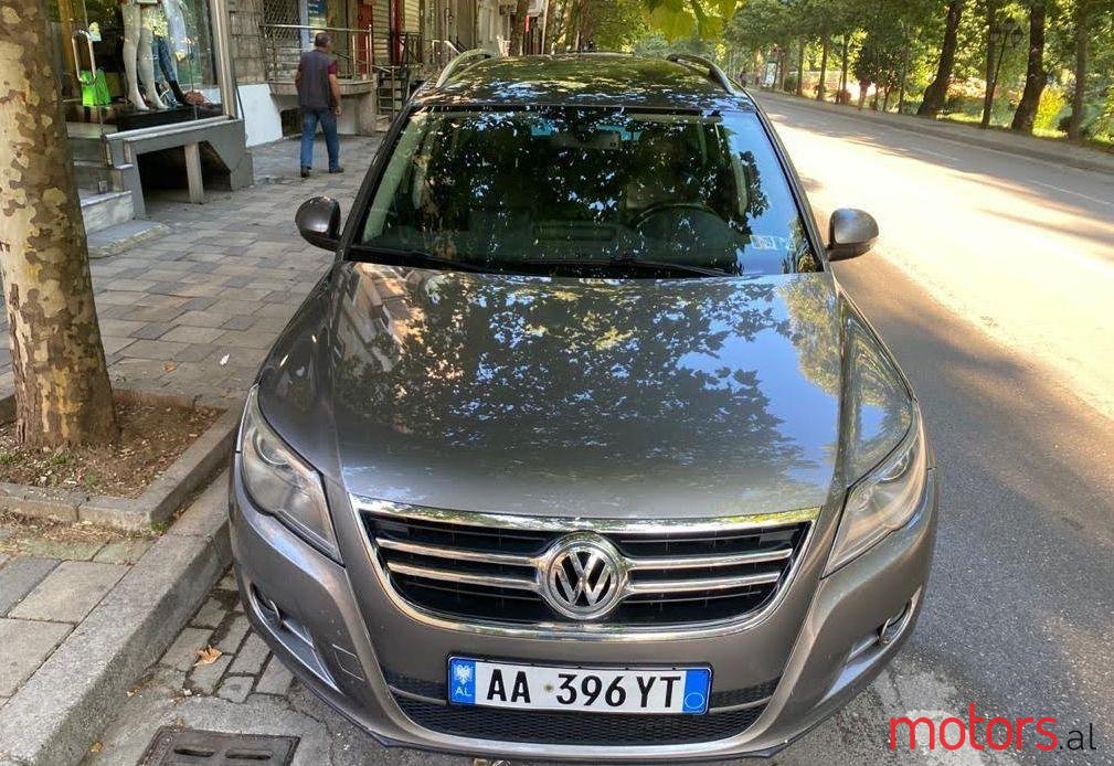 2009' Volkswagen Tiguan photo #1