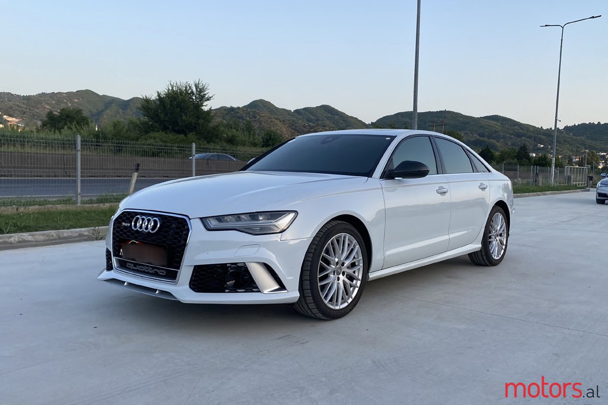 2016' Audi RS6 photo #1