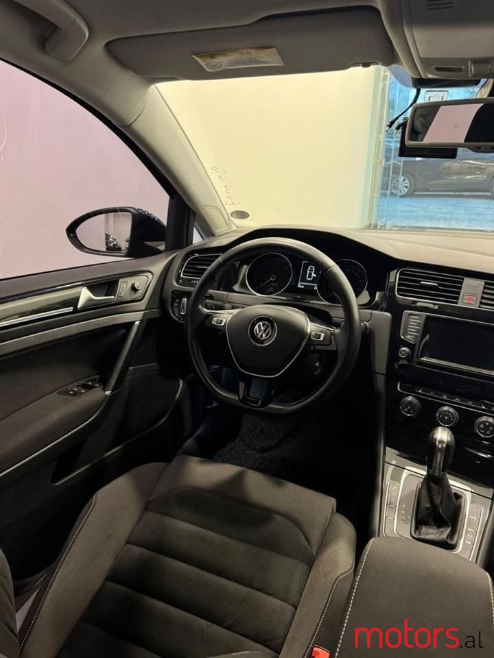 2014' Volkswagen Golf photo #5