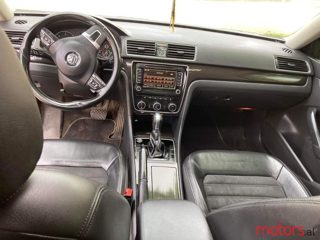 2012' Volkswagen Passat photo #3