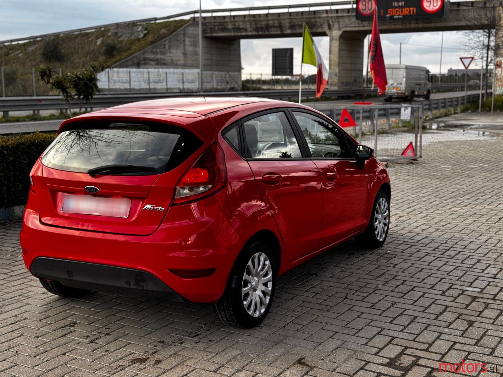 2009' Ford Fiesta photo #5