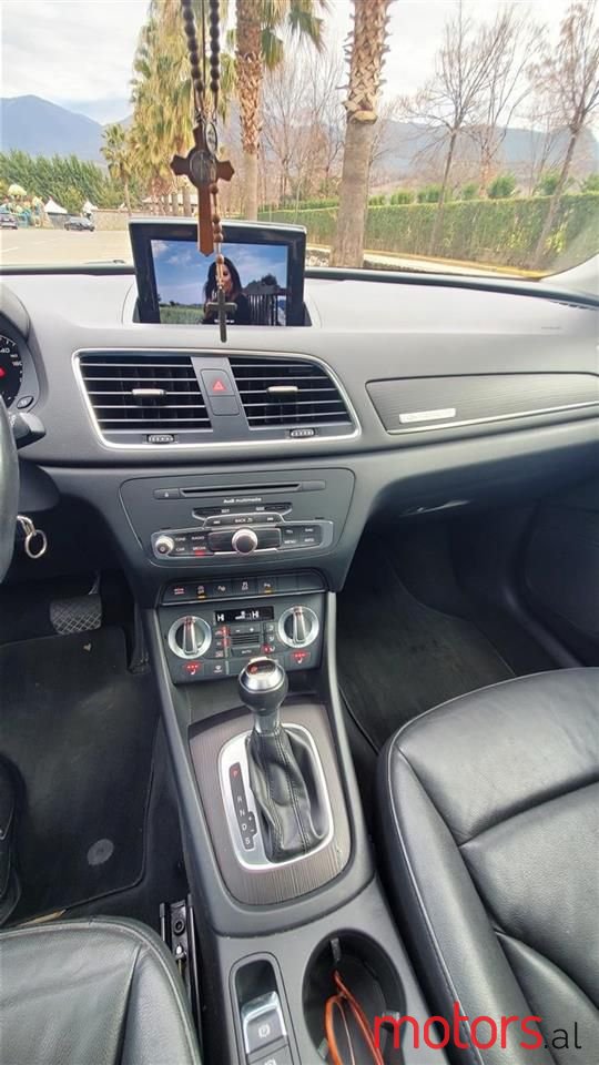 2013' Audi Q3 photo #6