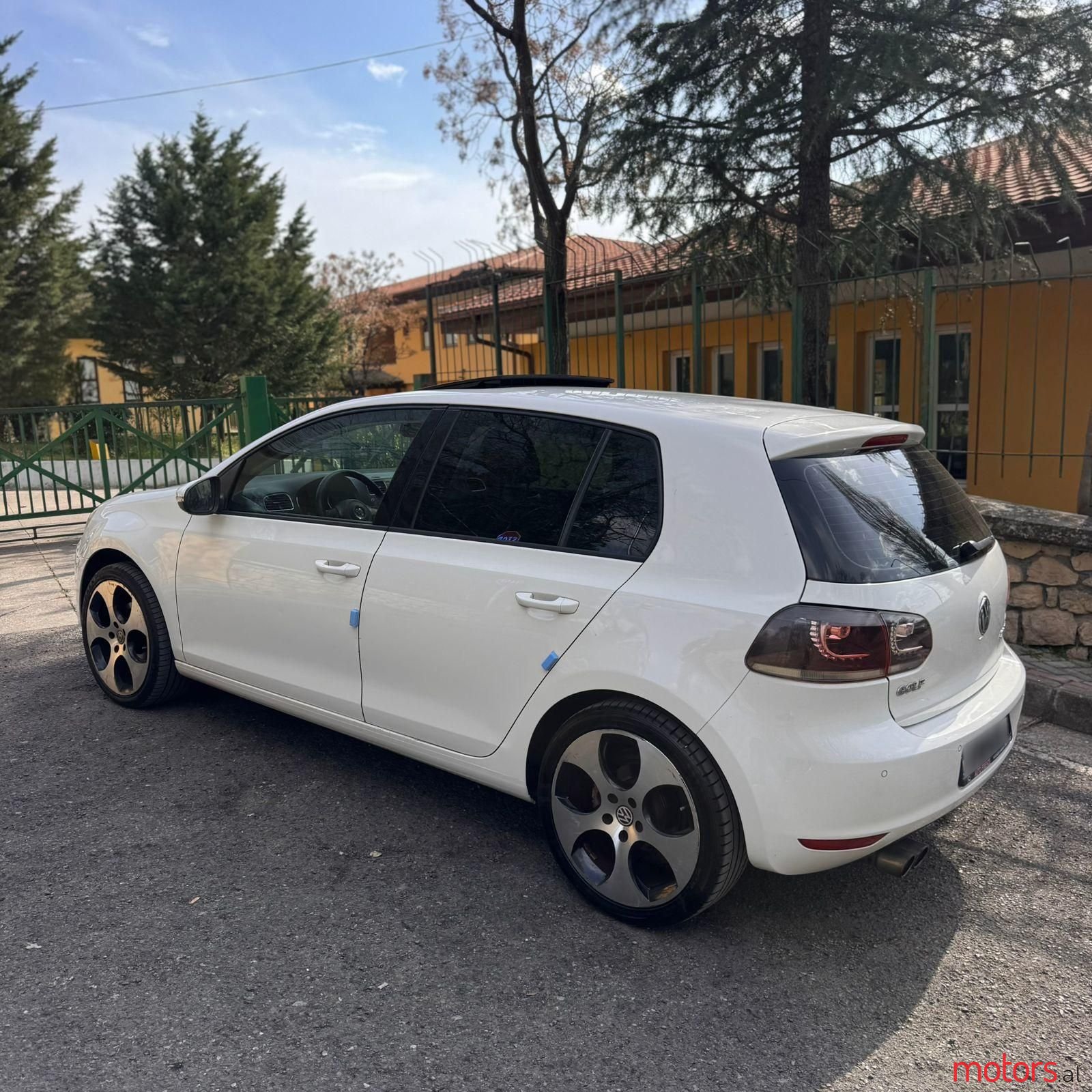 2012' Volkswagen Golf photo #2