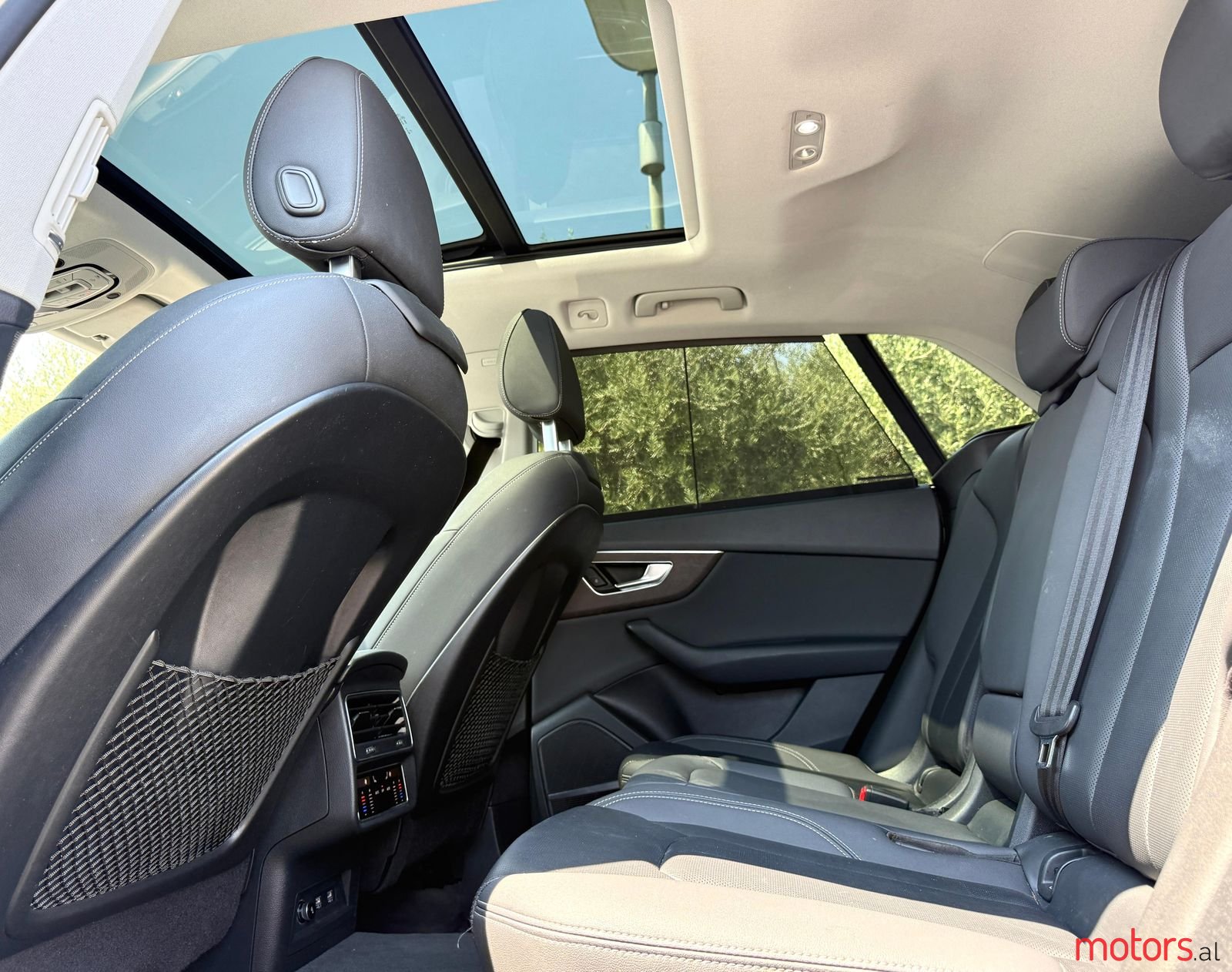2020' Audi Q8 photo #3
