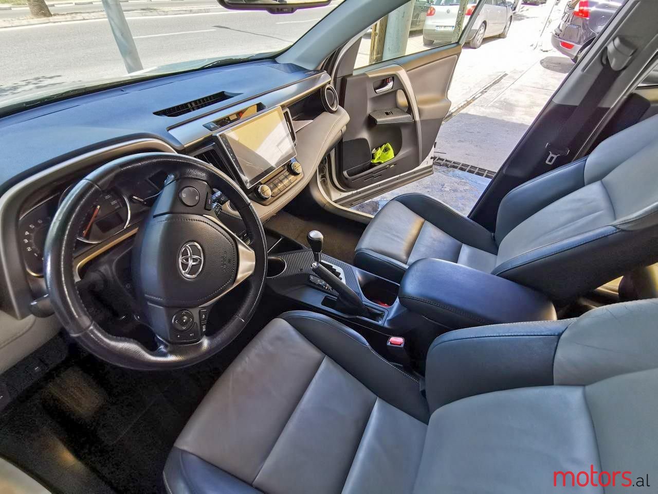 2013' Toyota RAV4 photo #4