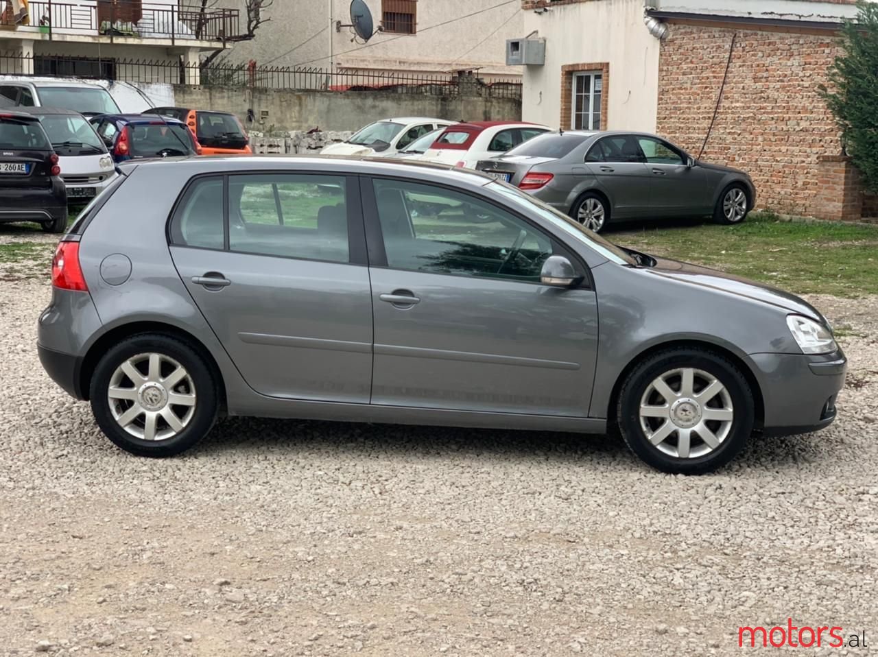 2005' Volkswagen Golf photo #3