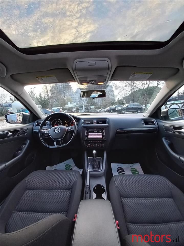 2015' Volkswagen Jetta photo #4