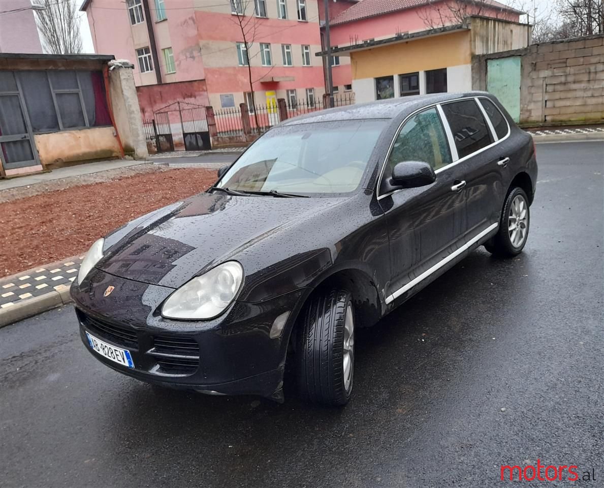 2005' Porsche Cayenne photo #4