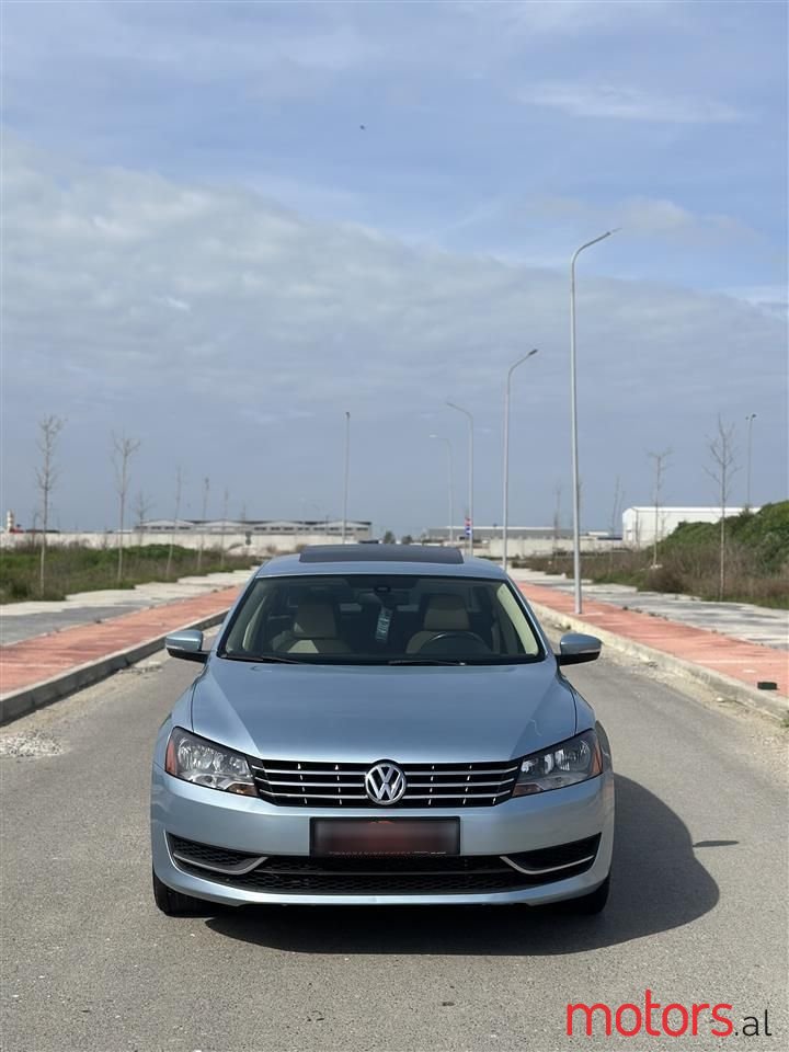 2013' Volkswagen Passat photo #6