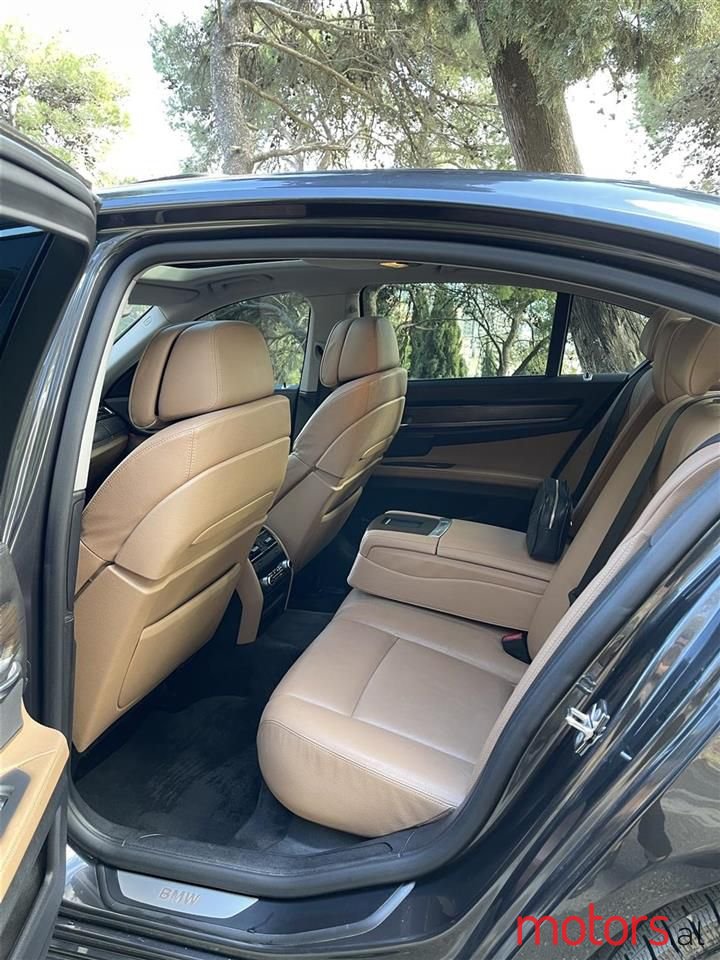 2009' BMW 730 photo #3