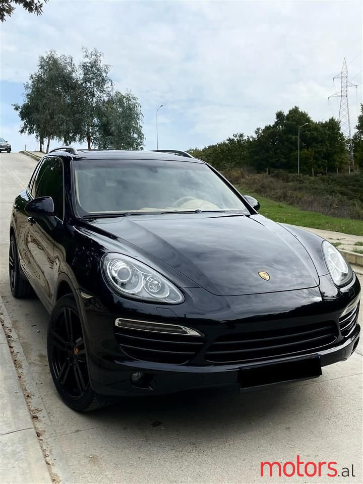 2012' Porsche Cayenne photo #4