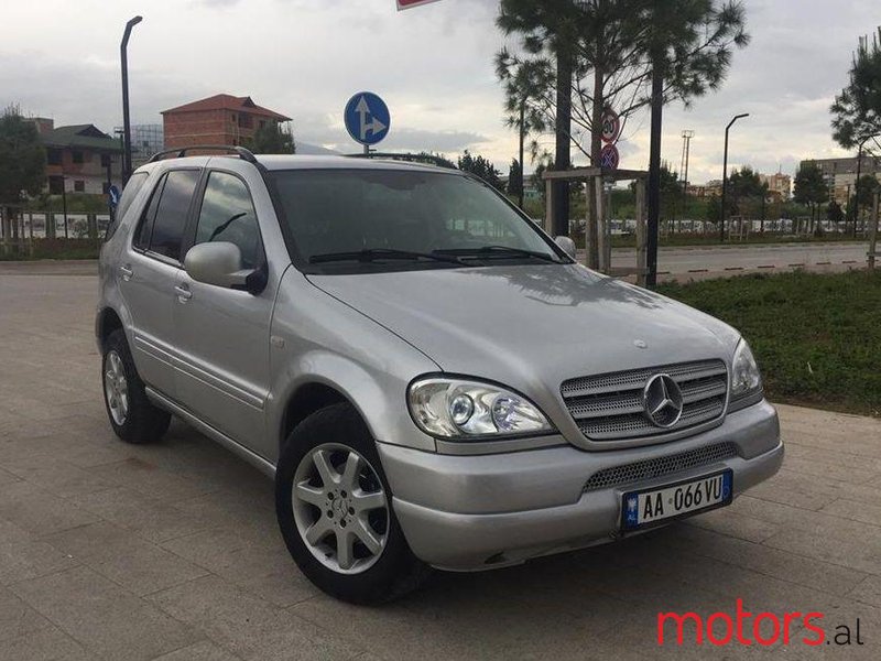 2001' Mercedes-Benz ML 270 photo #1