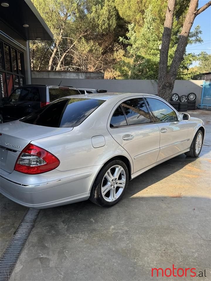 2007' Mercedes-Benz E 200 photo #2
