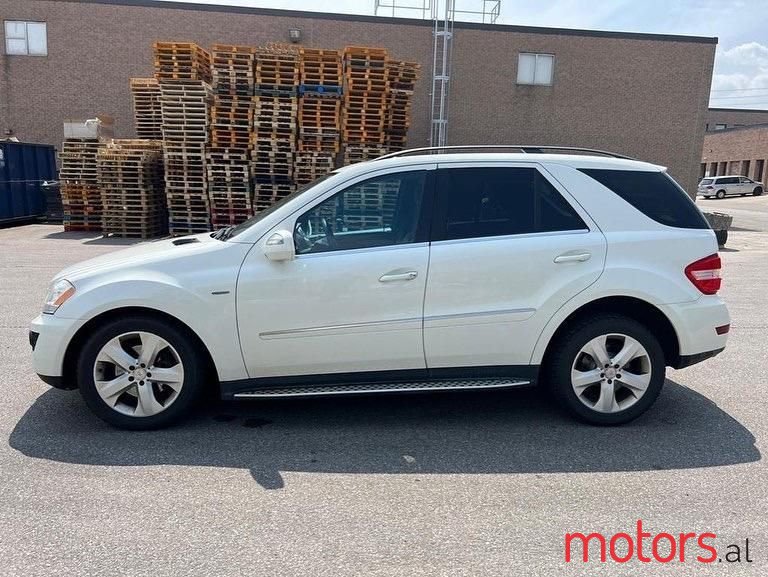 2010' Mercedes-Benz ML 350 photo #6