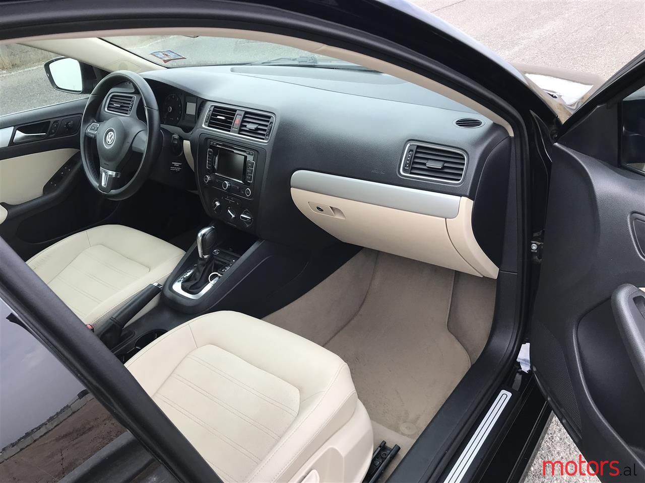 2011' Volkswagen Jetta photo #6