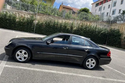 2004' Mercedes-Benz 320