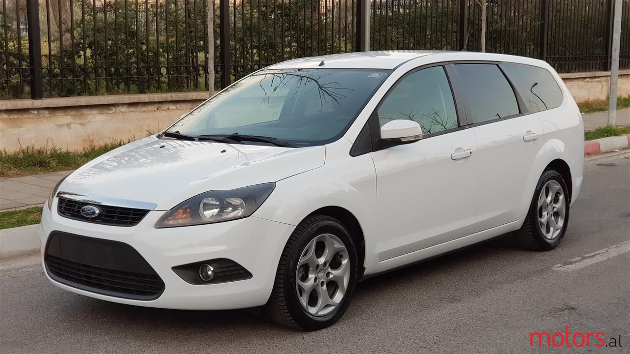 2010' Ford Focus photo #2