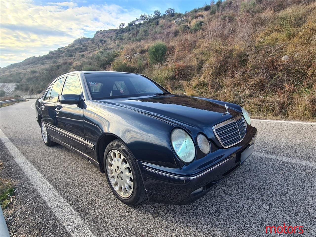 2001' Mercedes-Benz E 270 photo #1