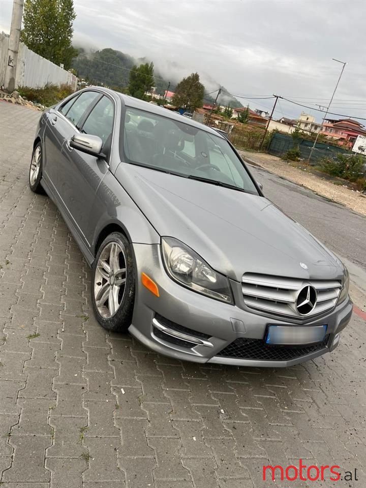 2012' Mercedes-Benz C 300 photo #4