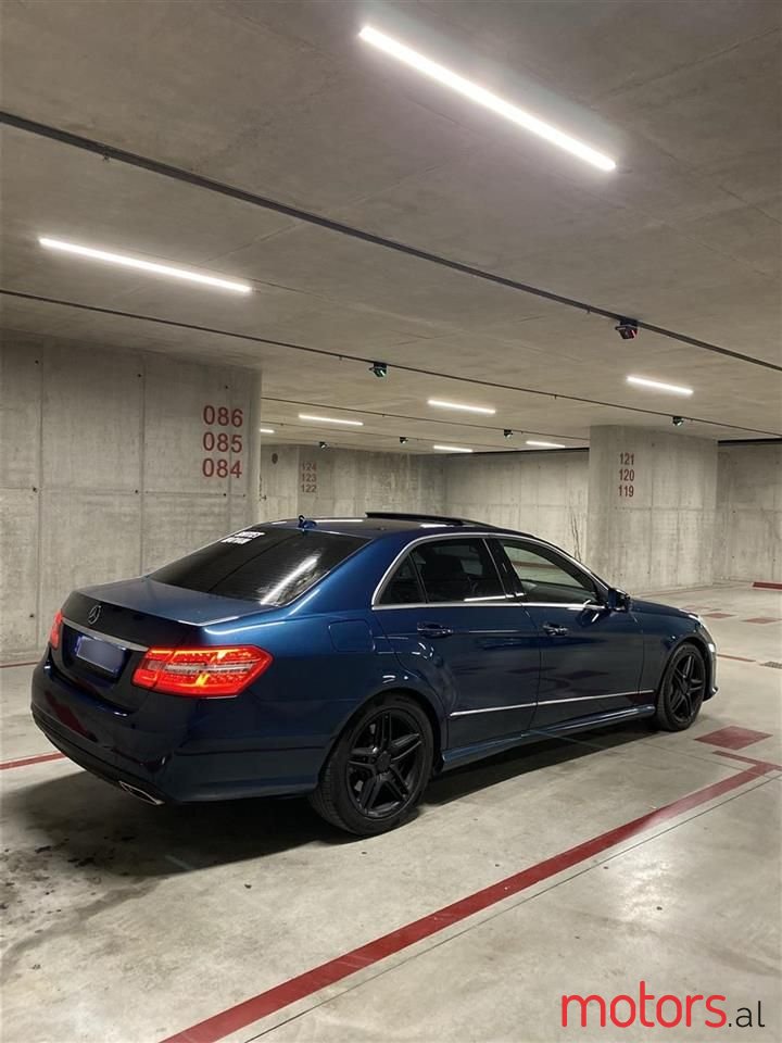 2011' Mercedes-Benz E 55 AMG photo #5