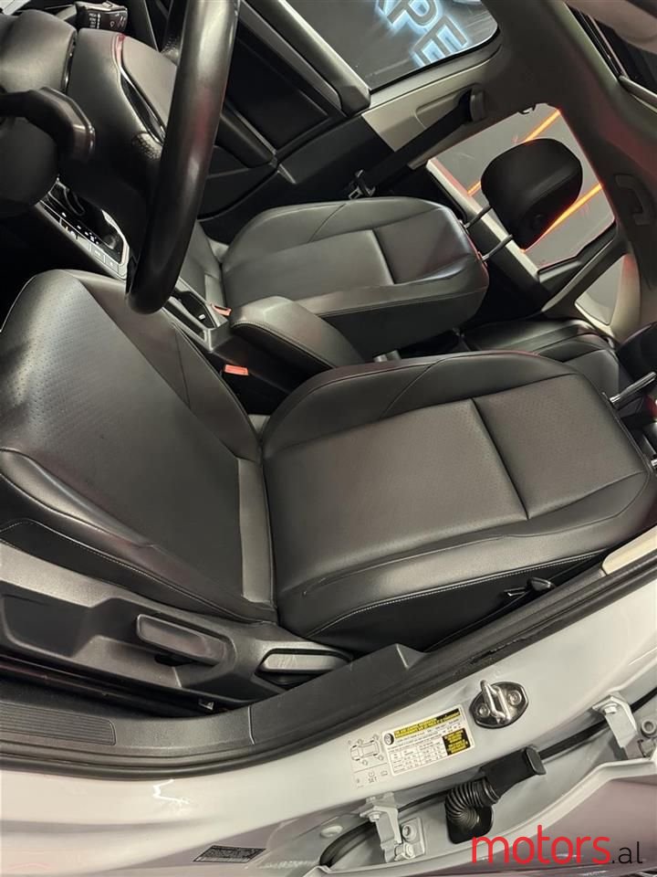 2018' Volkswagen Jetta photo #6