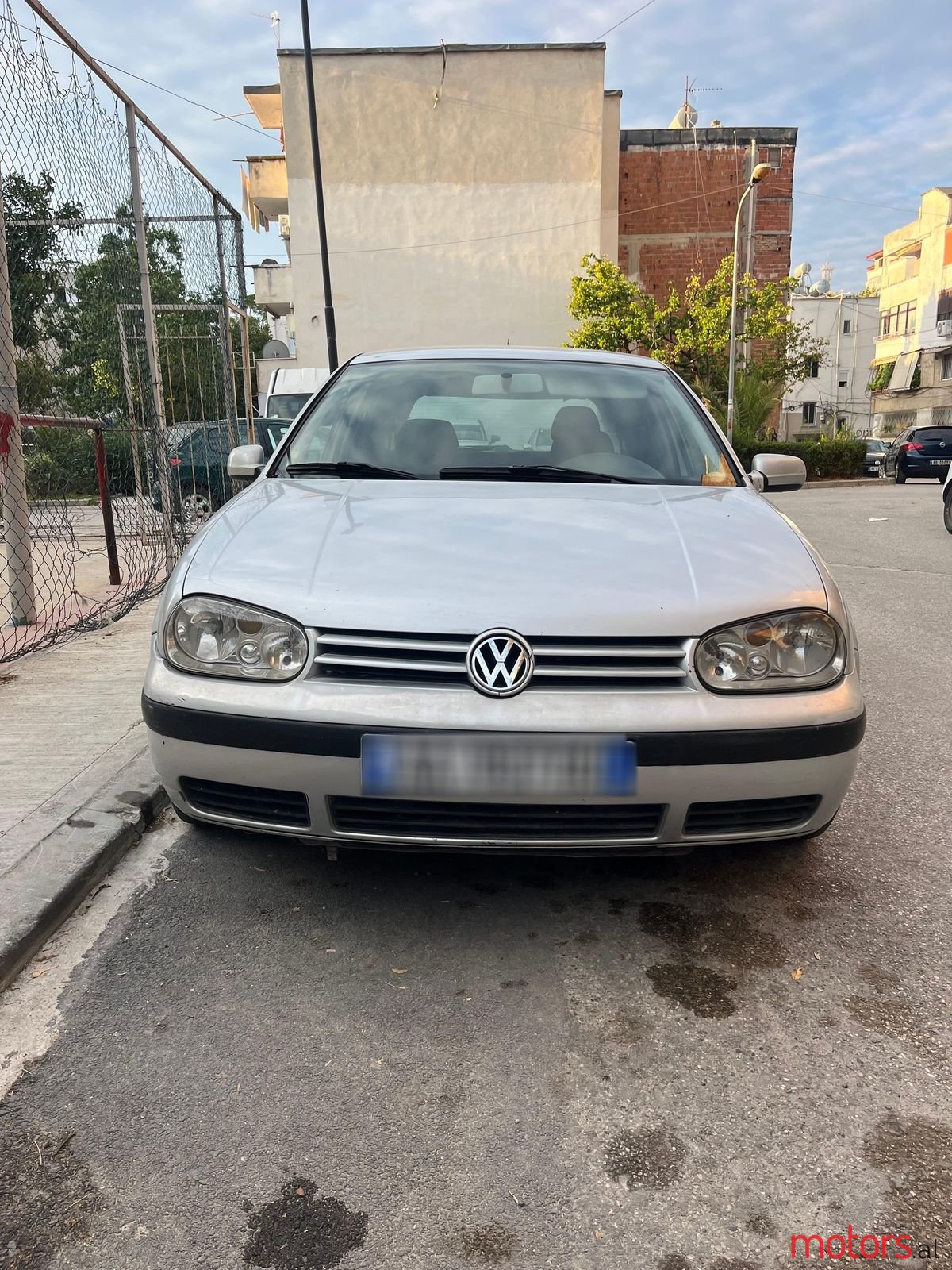 2001' Volkswagen Golf photo #4