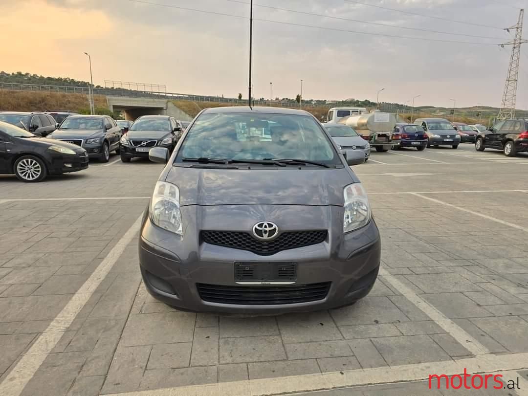 2009' Toyota Yaris photo #3