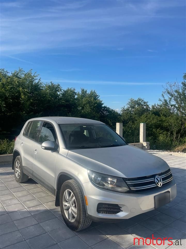 2014' Volkswagen Touareg photo #4