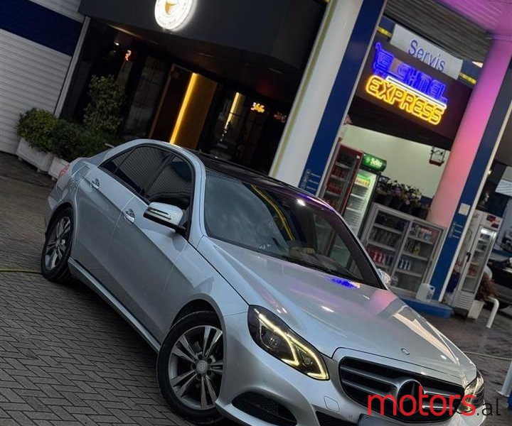 2014' Mercedes-Benz E 220 photo #1