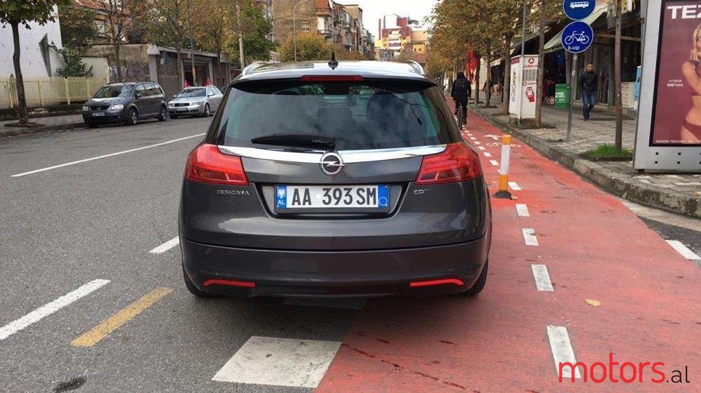2011' Opel Insignia photo #4