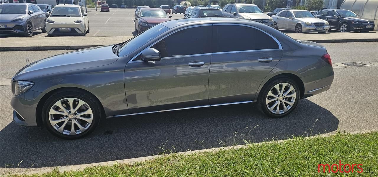 2017' Mercedes-Benz E 220 photo #4