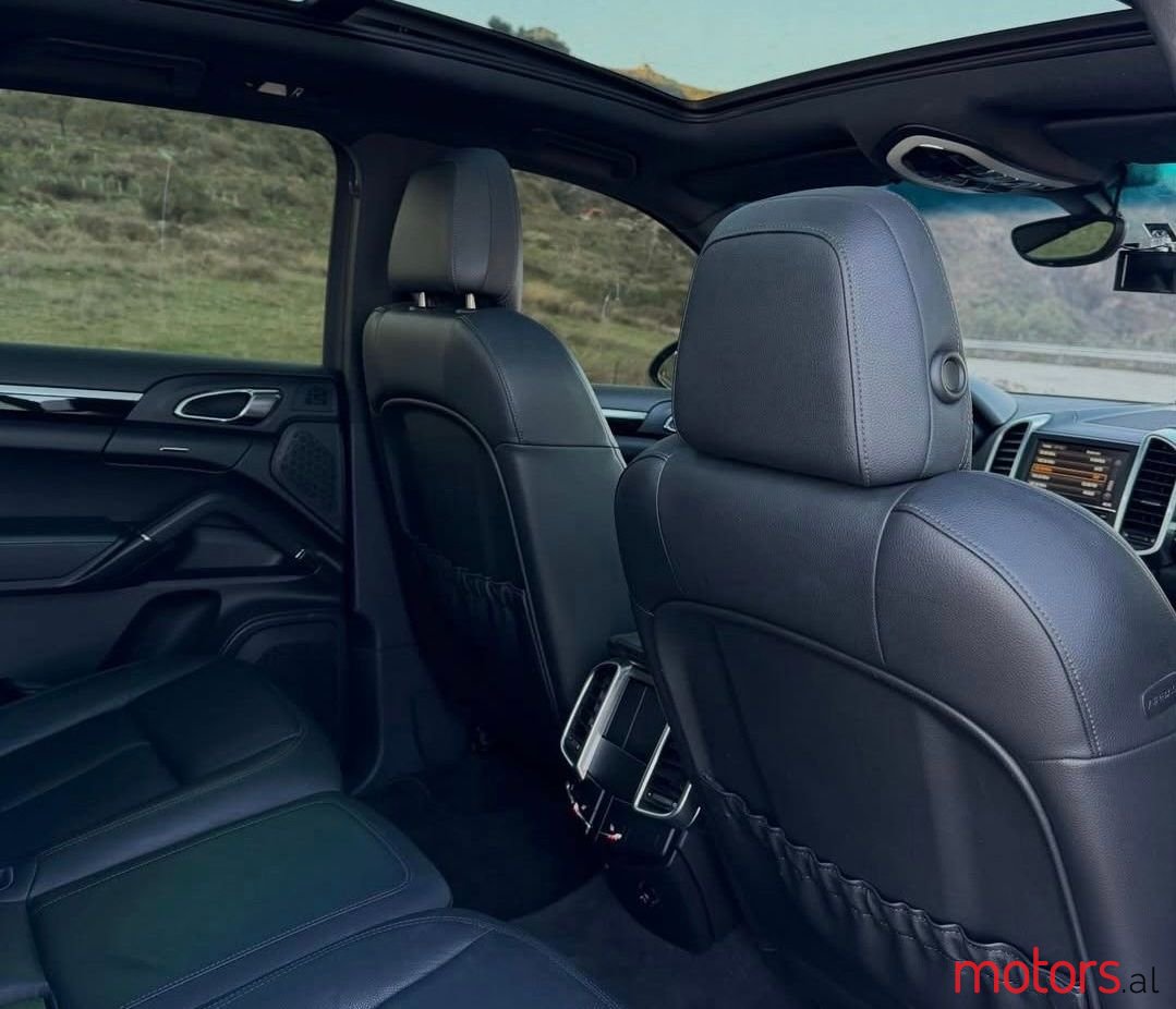 2014' Porsche Cayenne photo #3